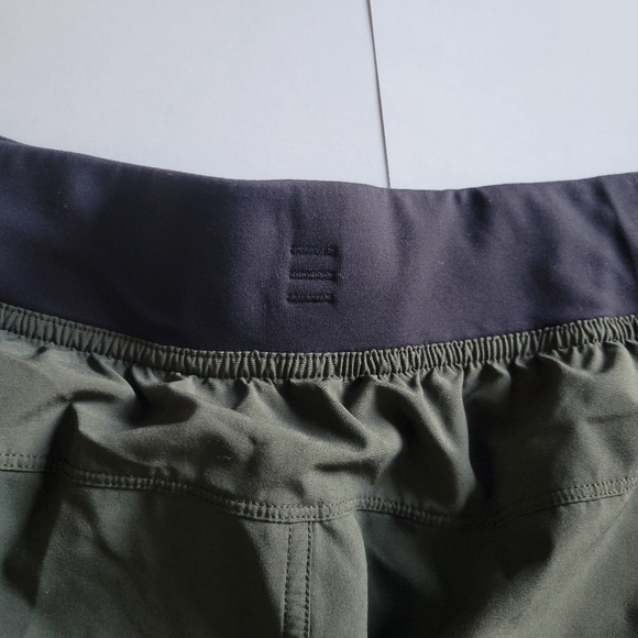 Lululemon athletica shorts. - Picture 8 of 10